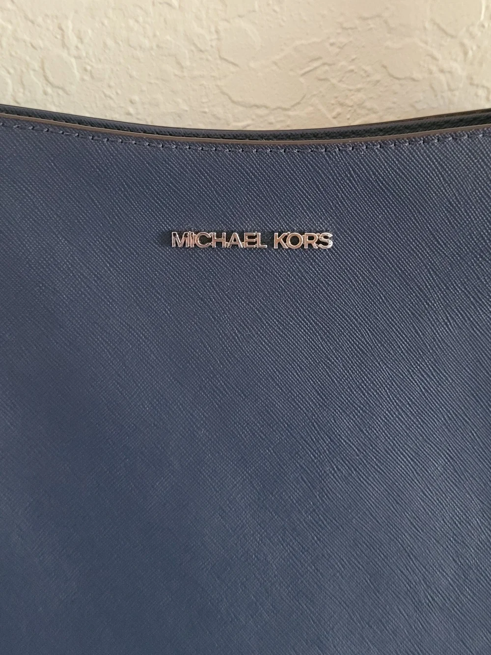 Michael Kors Jet Set Navy Small Crossbody Bag  Adjustable Strap. NWOT.